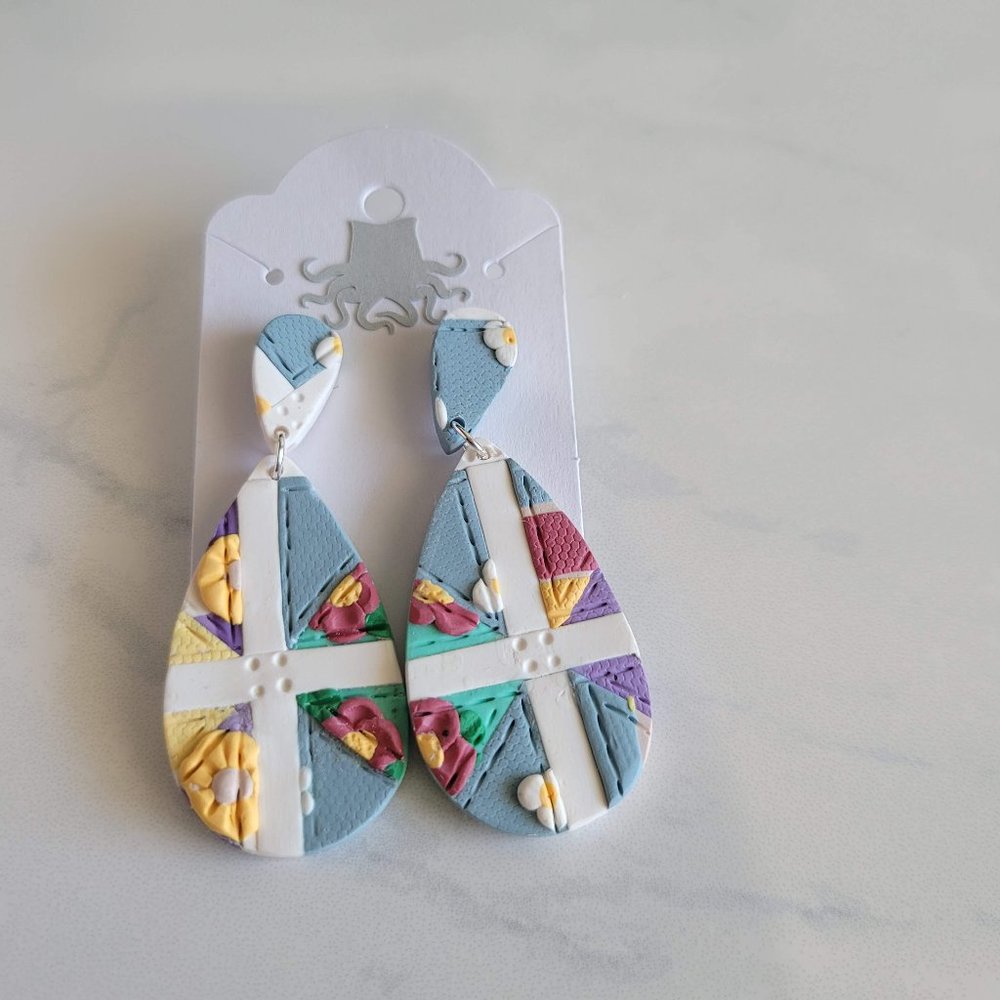 Patchwork Quilt Earrings Polymer Clay Teardrop - Picture 4 of 4